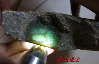 揭秘充满挑战的玉石世界，赌石行情深度解析